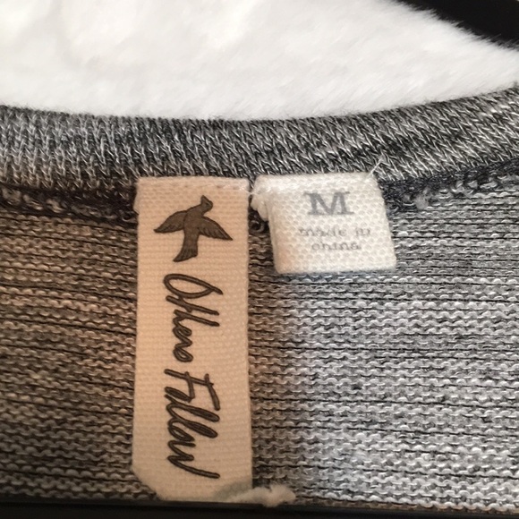 Others Follow Cardigan size Medium - Picture 2 of 6